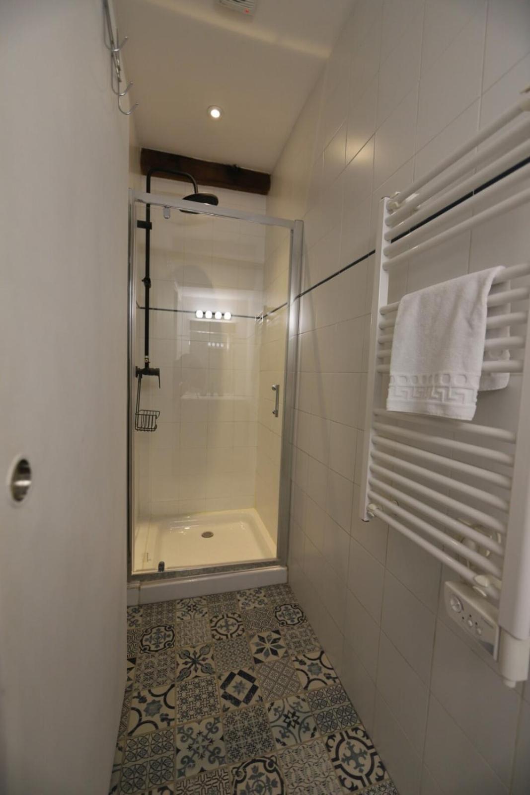 Appartement Le p'tit chez soi - cocon sous les toits à Annecy Extérieur photo