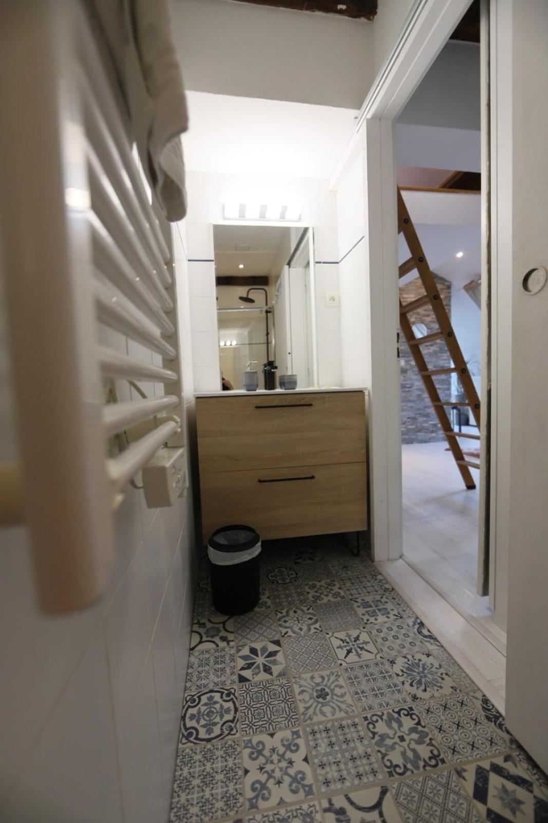 Appartement Le p'tit chez soi - cocon sous les toits à Annecy Extérieur photo
