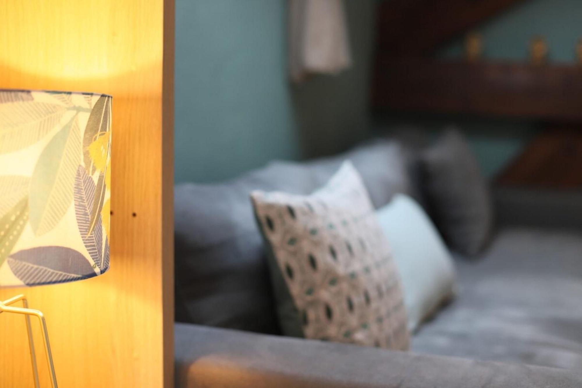 Appartement Le p'tit chez soi - cocon sous les toits à Annecy Extérieur photo