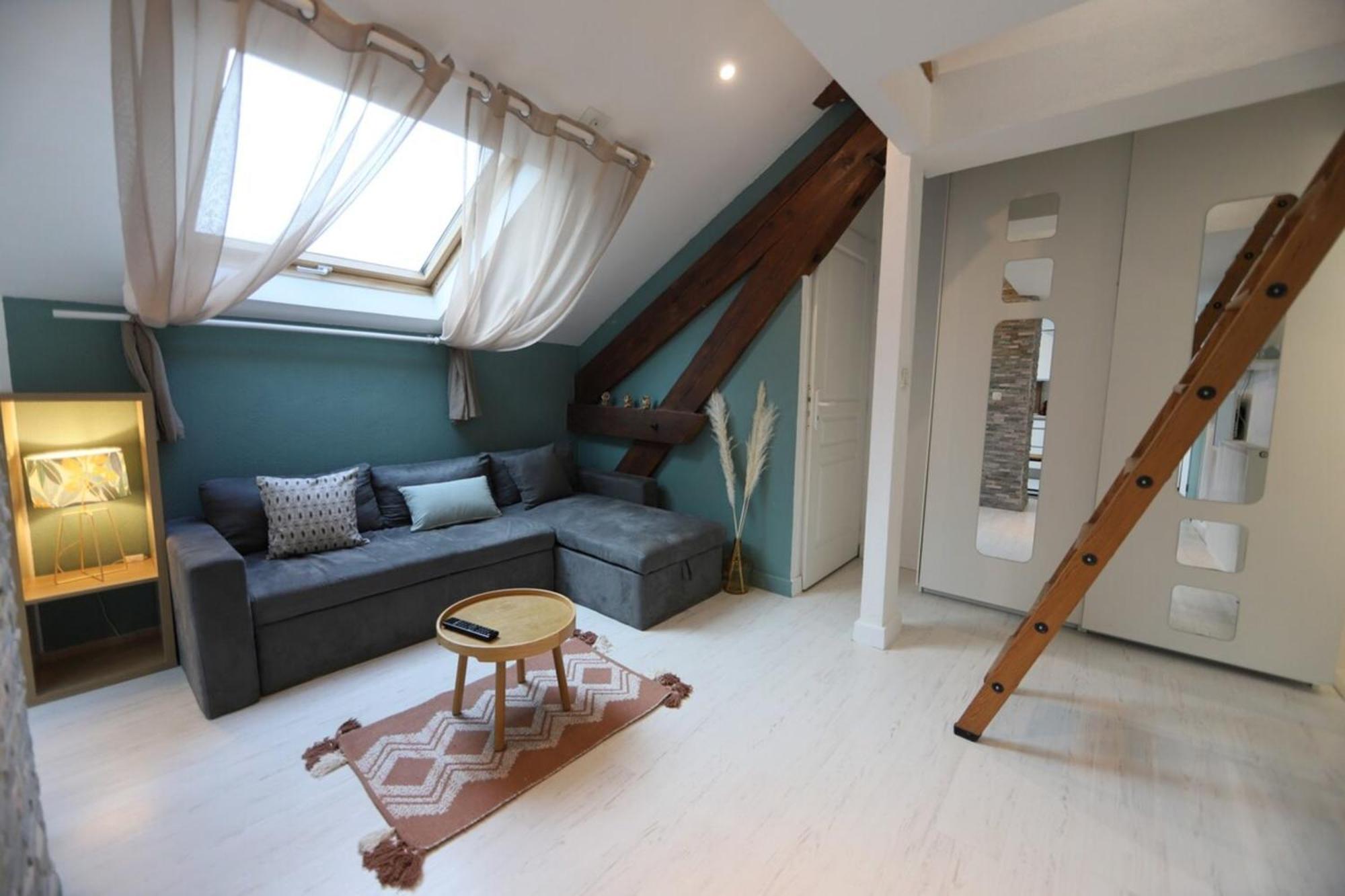 Appartement Le p'tit chez soi - cocon sous les toits à Annecy Extérieur photo