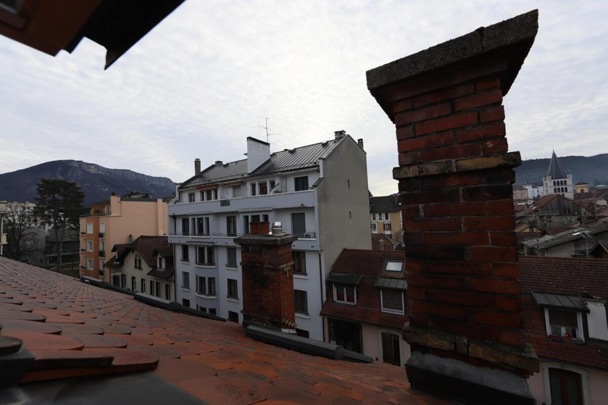 Appartement Le p'tit chez soi - cocon sous les toits à Annecy Extérieur photo